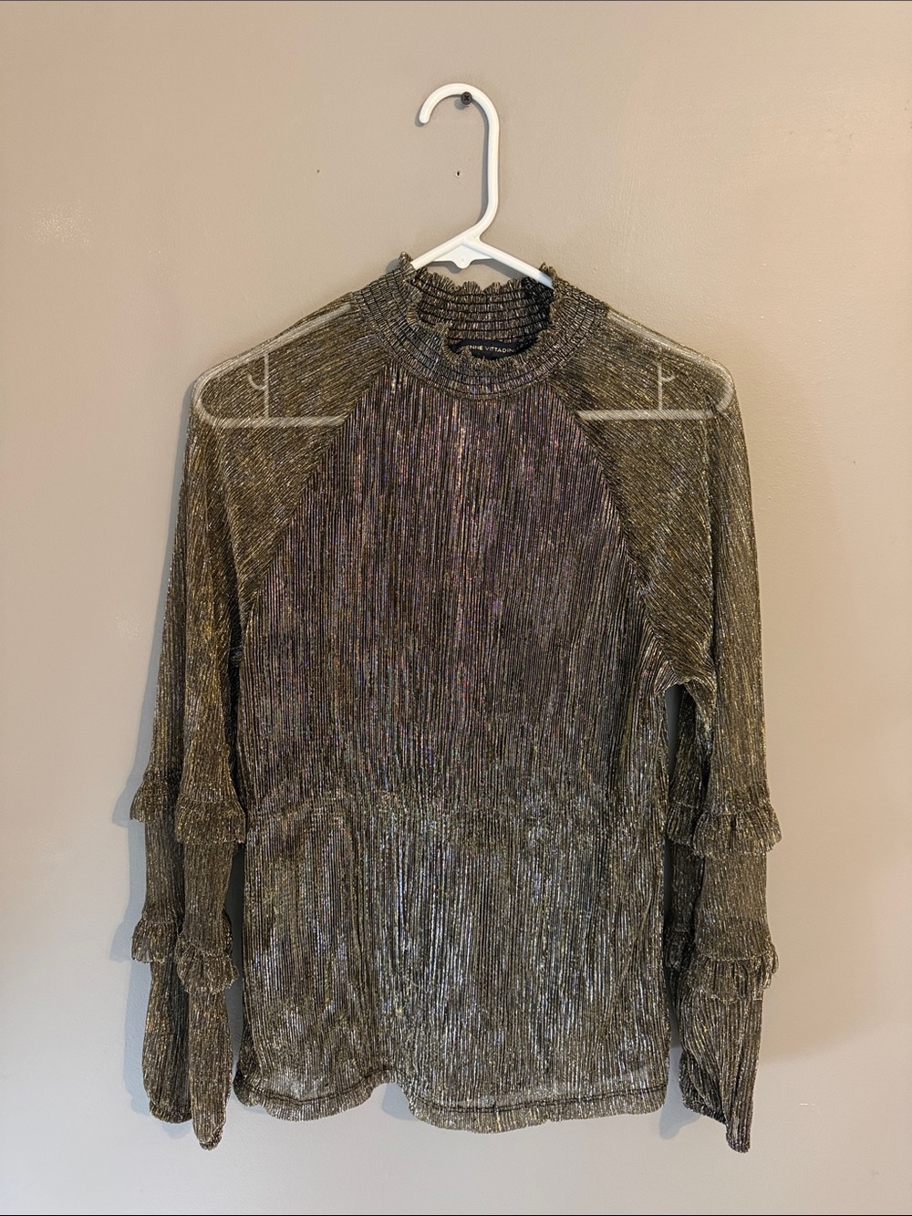 Adrienne Vittadini Dressy Top. Mock Turtleneck . Black/Gold. Size large.